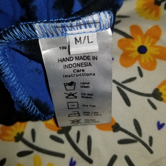 Motel Vintage Urban Renewal Tie Dye Tee - Picture 5 of 5